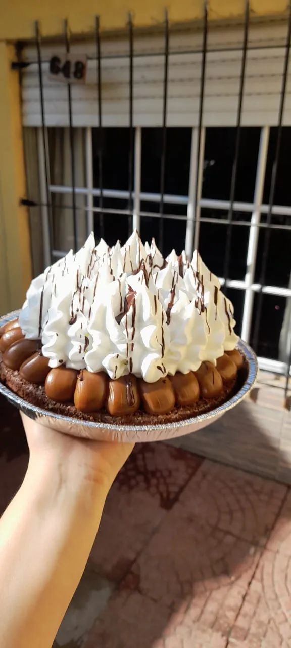 Torta brownie con dulce de leche y merengue italiano